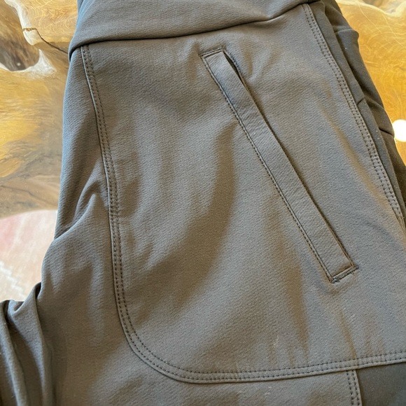 Athleta Army Green Pants - Size 6 - Picture 3 of 8